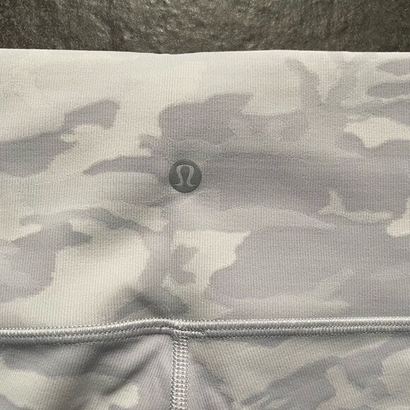 NWOT Lululemon Wunder Under Short - Picture 7 of 7